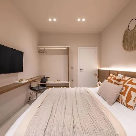 Charming Boho Haven - Luxurious Escape In Thisseio Athens