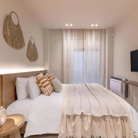 Charming Boho Haven - Luxurious Escape In Thisseio Apartment *